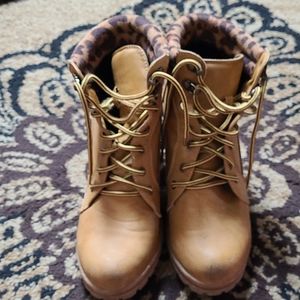 Lace up boots